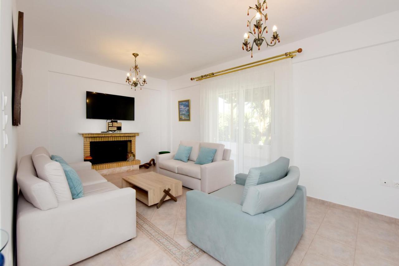 Villa Irilena - 4Bdr Beach House Jenadi Zewnętrze zdjęcie