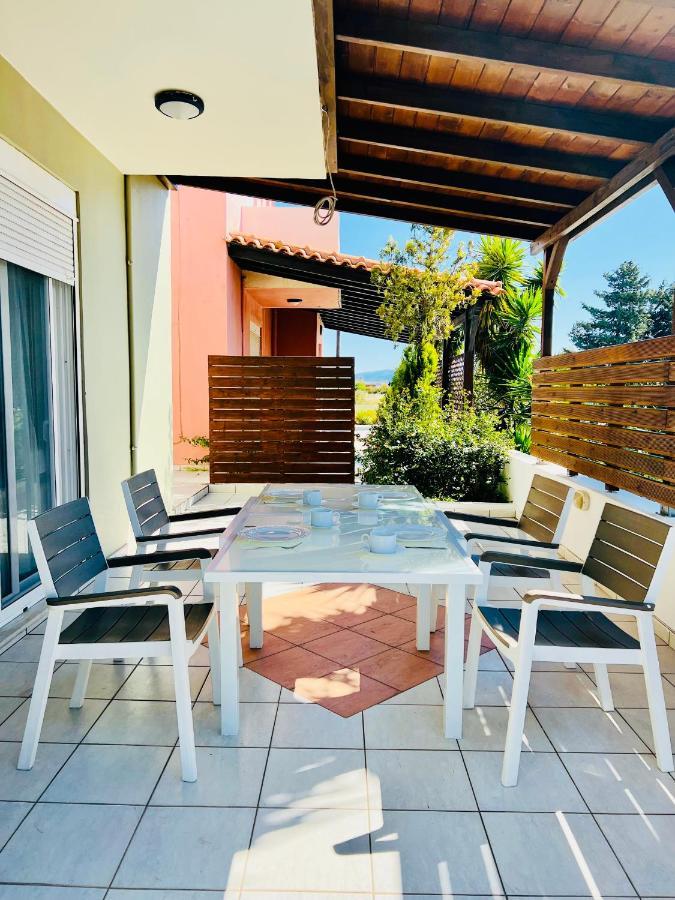 Villa Irilena - 4Bdr Beach House Jenadi Zewnętrze zdjęcie